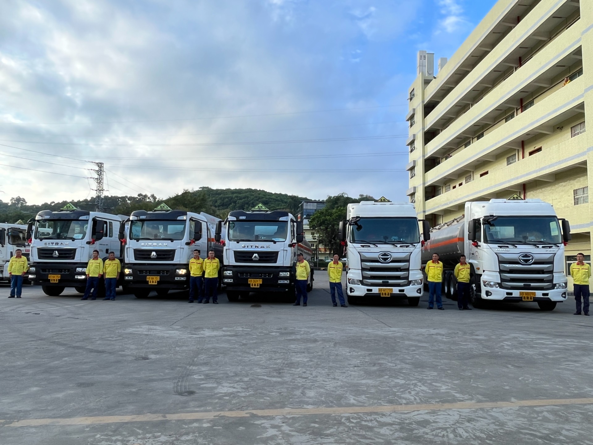 運輸事業部新車出車